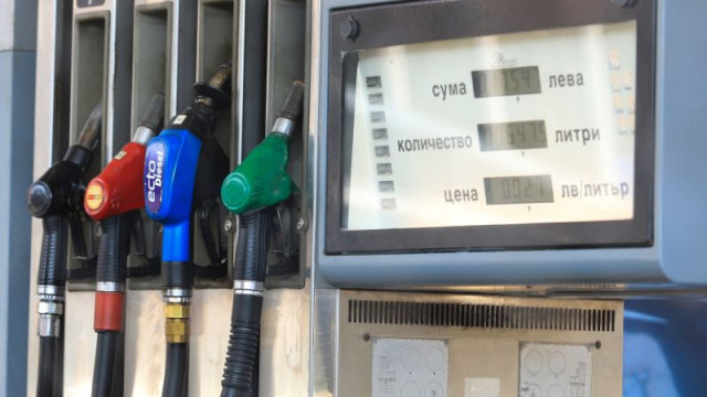 Властите в руския черноморски град Новоросийск преустановиха продажбата на бензин